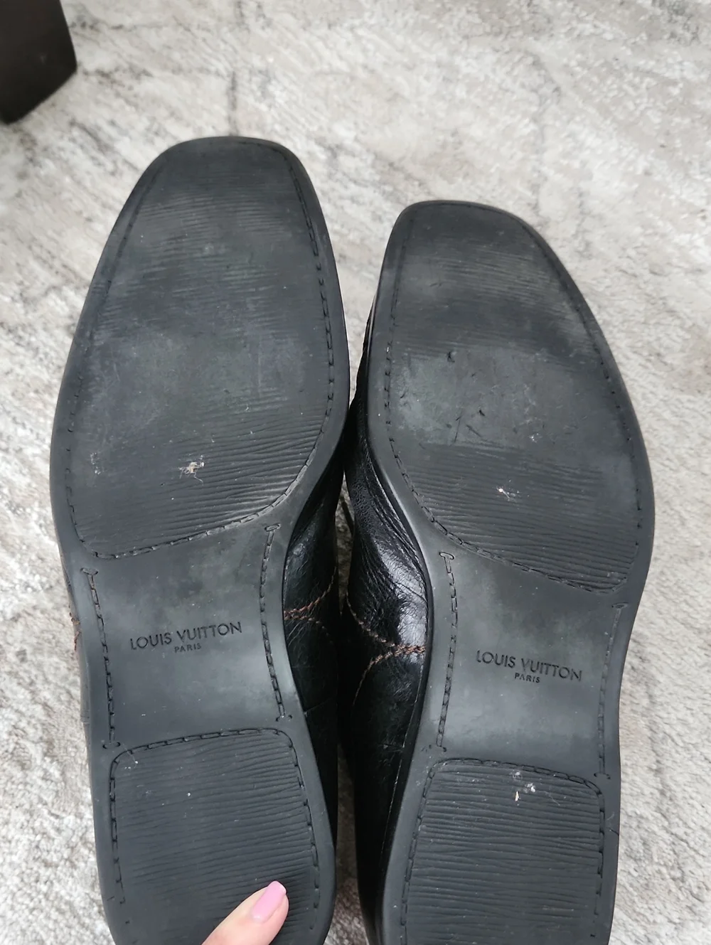Mens Black Louis Vuitton Dress Shoes, Size LV 9, US 10
